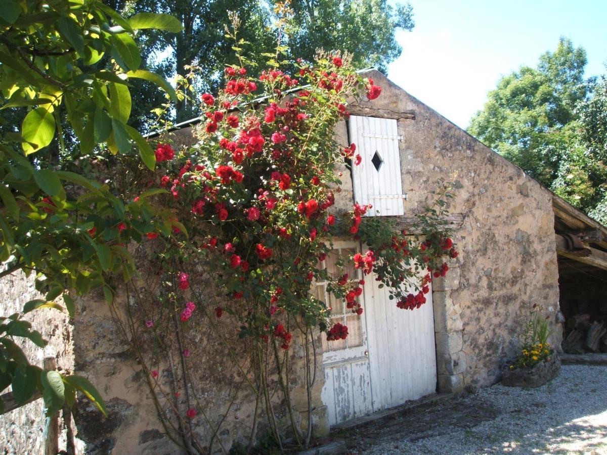 Chambres D'Hotes La Charriere Cheffois Екстериор снимка